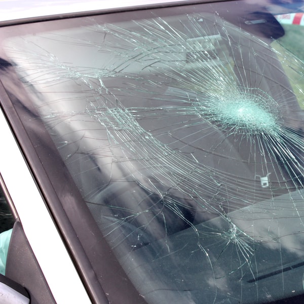 which auto glass replacement technician to contact and what is the price cost to fix windshield  in Parkland Florida
